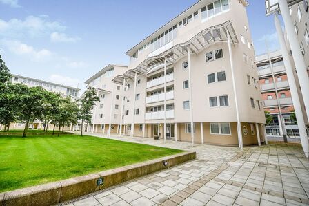 Royal Quay, 2 bedroom Flat to rent, &pound;1,025 pcm