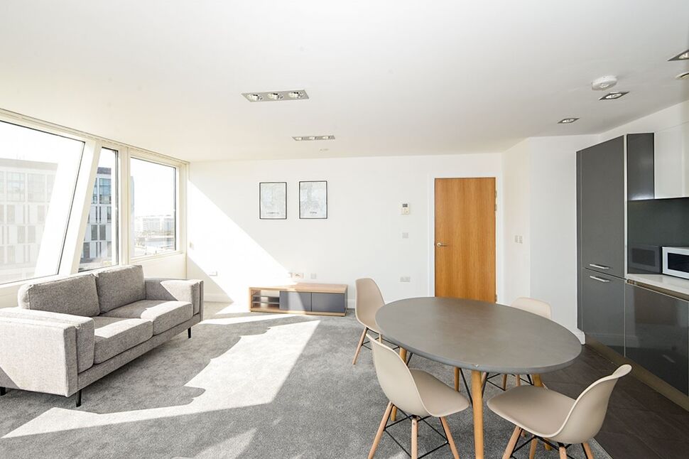 Lounge / Kitchen