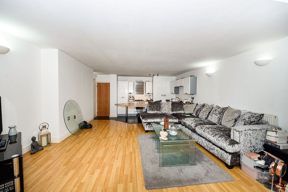Lounge / Kitchen
