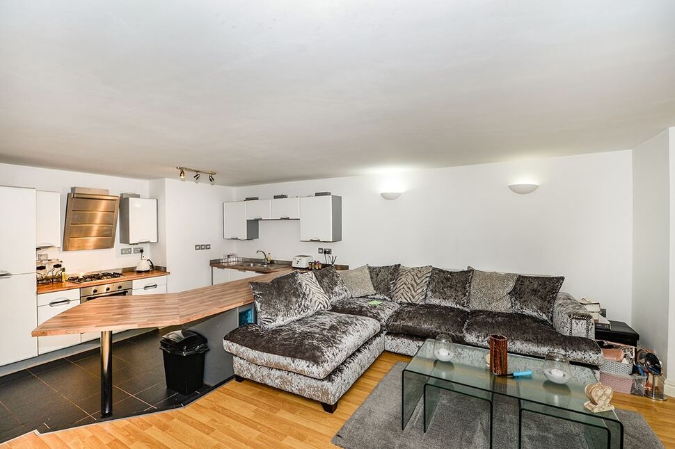 Lounge / Kitchen