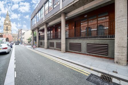 Cheapside,  Garage to rent, £100 pcm