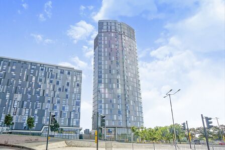 Plaza Boulevard, 1 bedroom  Flat to rent, £850 pcm