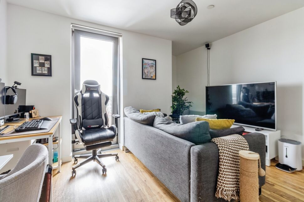 Main image of 1 bedroom  Flat to rent, Plaza Boulevard, Liverpool, Merseyside, L8