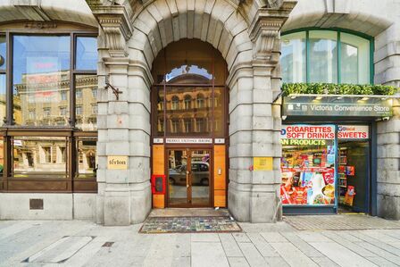 Victoria Street, 1 bedroom  Flat for sale, £90,000