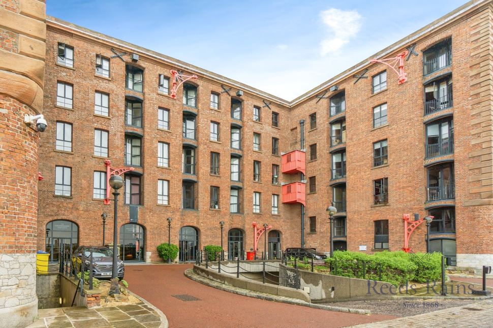 Main image of 1 bedroom Flat for sale, The Colonnades, Albert Dock, Merseyside, L3