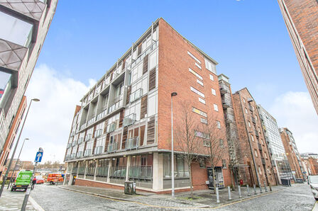 Henry Street, 2 bedroom Flat to rent, &pound;1,200 pcm