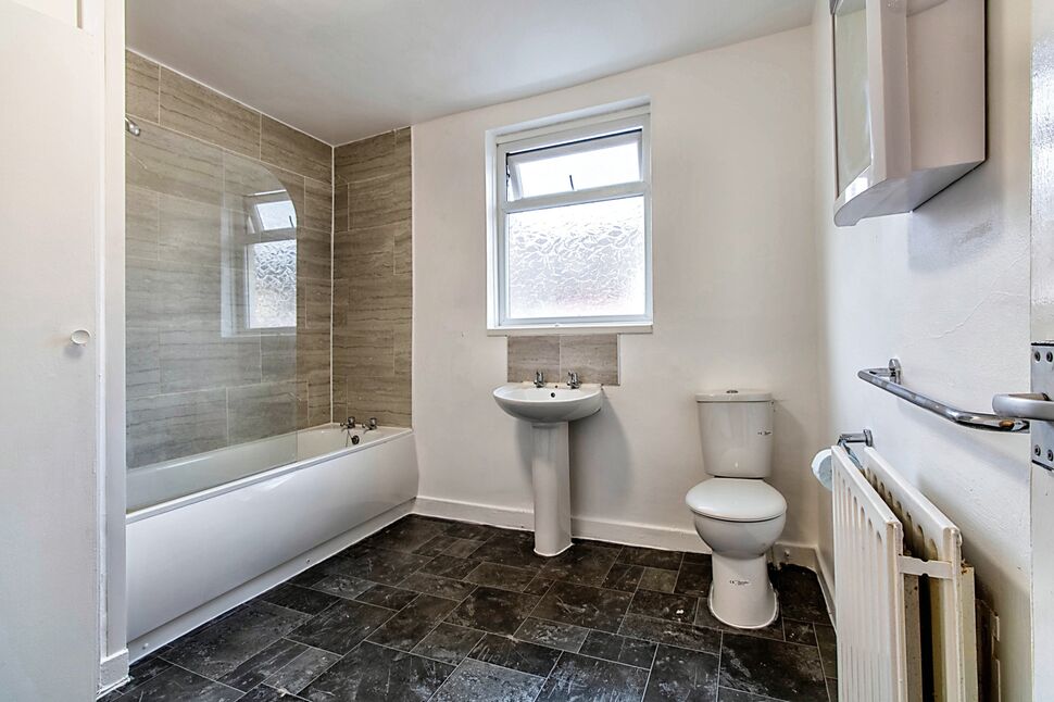 3 bedroom End Terrace House to rent, Edinburgh Road, Kensington, L7 £