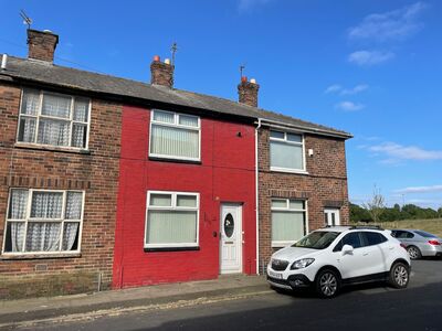 2 bedroom Mid Terrace House for sale