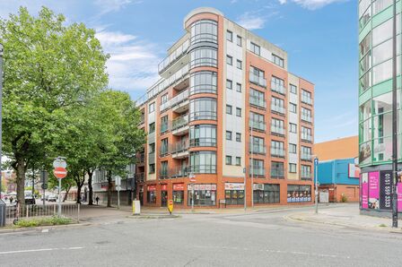 London Road, 4 bedroom  Flat to rent, £1,900 pcm