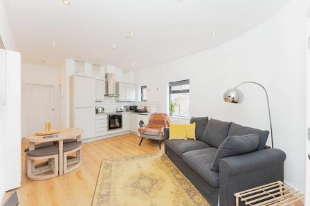 York Street, 1 bedroom  Flat to rent, £900 pcm