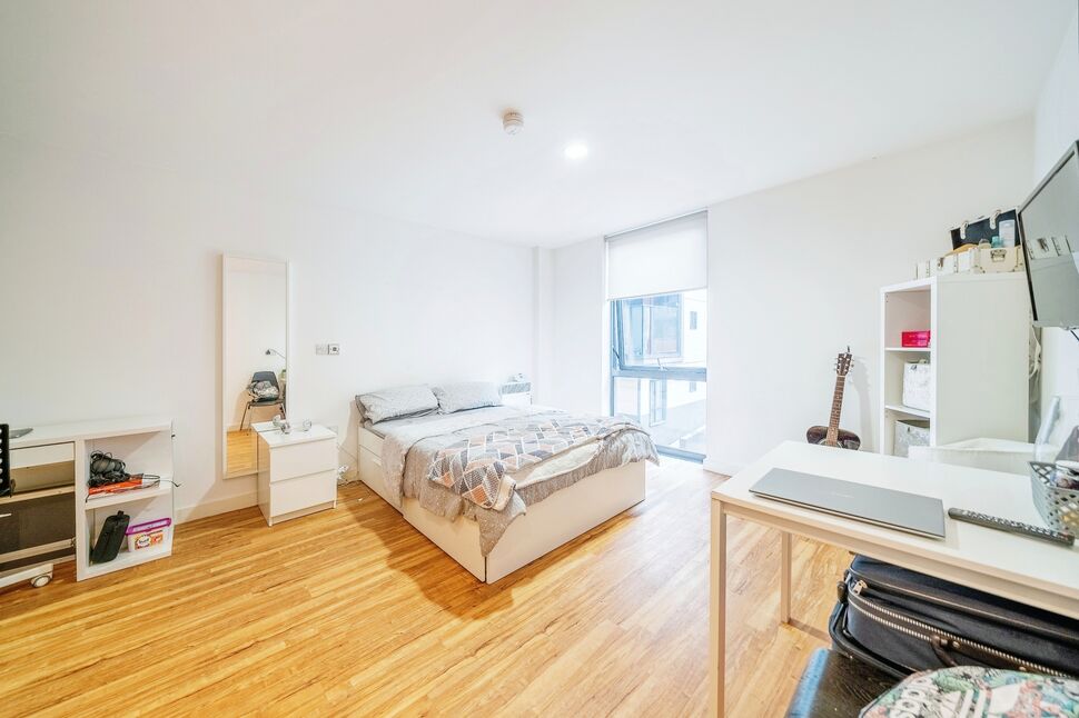 Main image of  Flat for sale, Plaza Boulevard, Liverpool, Merseyside, L8