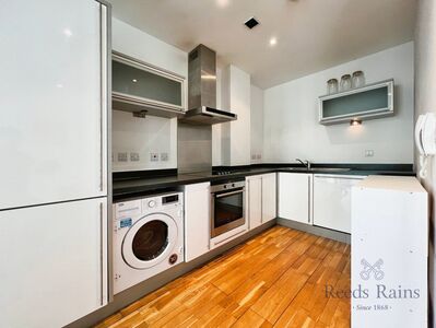 Rumford Place, 3 bedroom  Flat for sale, £170,000