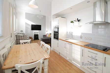 2 bedroom  Flat for sale