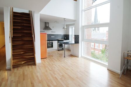 Haigh Street, 2 bedroom  Flat to rent, £900 pcm
