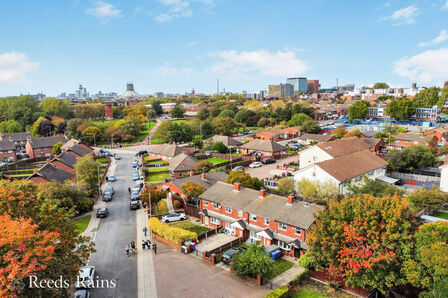 2 bedroom End Terrace House for sale