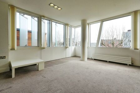 Kenyons Steps, 2 bedroom  Flat for sale, £185,000