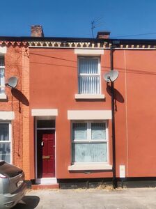2 bedroom Mid Terrace House to rent