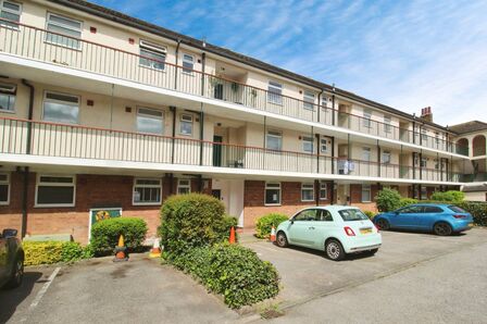 St. Annes Court, 2 bedroom  Flat for sale, £110,000
