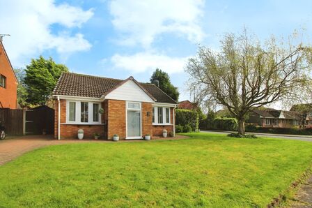 Haddon Walk, 2 bedroom Detached Bungalow for sale, £250,000