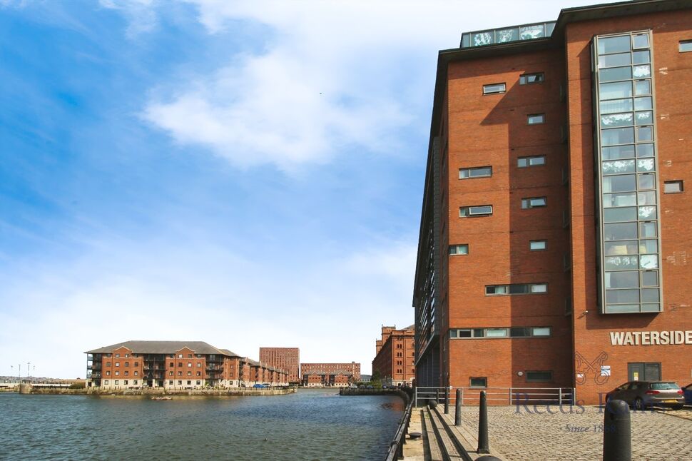 2 bedroom  Flat for sale