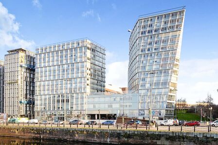 Strand Street, 1 bedroom Flat for sale, &pound;140,000