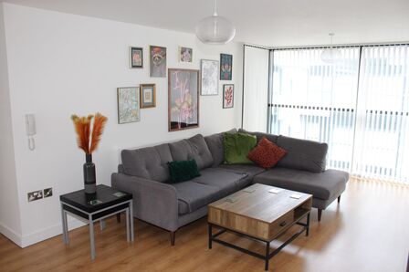 Pall Mall, 2 bedroom Flat to rent, &pound;1,400 pcm