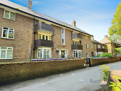 Muirhead Avenue, 2 bedroom  Flat for sale, £70,000