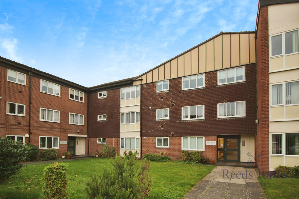 Main image of 2 bedroom Flat for sale, Dowhills Park, Liverpool, Merseyside, L23