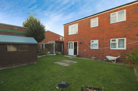 Butler Crescent, 2 bedroom  Flat for sale, £105,000