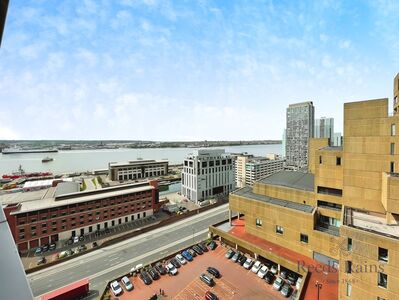 3 bedroom  Flat for sale