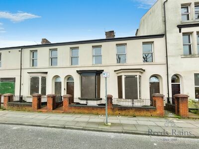 2 bedroom Mid Terrace House for sale