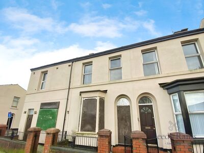 2 bedroom Mid Terrace House for sale