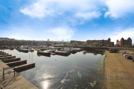 3 bedroom  Flat for sale