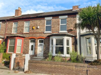 3 bedroom Mid Terrace House for sale