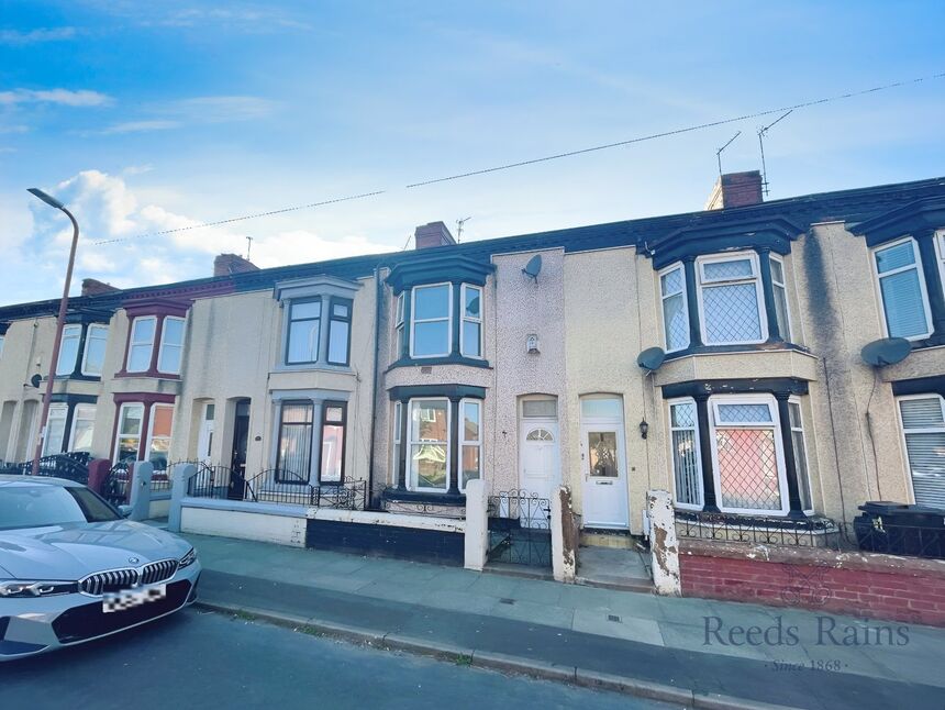 3 bedroom Mid Terrace House for sale