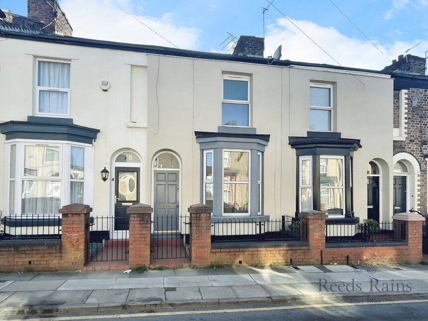3 bedroom Mid Terrace House for sale