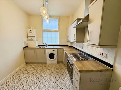 Oakhouse Park, 2 bedroom  Flat to rent, £900 pcm