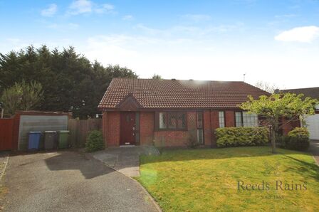 2 bedroom Semi Detached Bungalow for sale