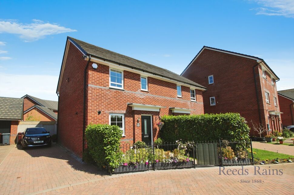 3 bedroom Semi Detached House for sale