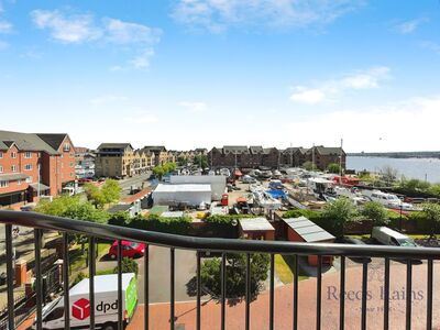 2 bedroom  Flat for sale