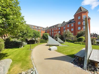 Quebec Quay, 2 bedroom  Flat for sale, £176,000