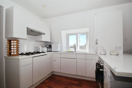 Gambier Terrace, 2 bedroom  Flat for sale, £170,000
