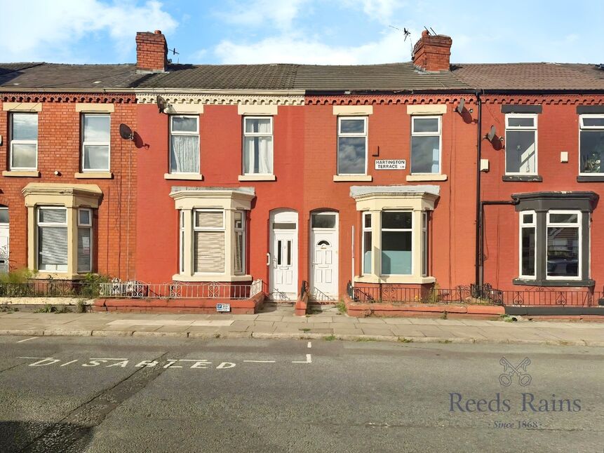 3 bedroom Mid Terrace House for sale
