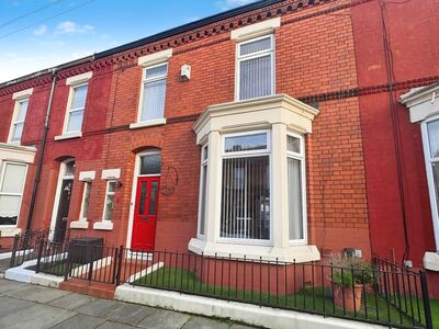 Wendover Avenue, 3 bedroom Mid Terrace House to rent, £1,450 pcm