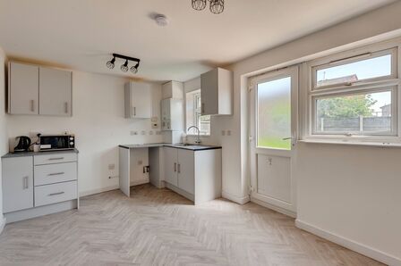 Selsey Close, 3 bedroom Semi Detached House for sale, £225,000