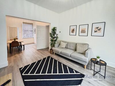 3 bedroom Mid Terrace House to rent