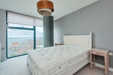 Brook Street, 2 bedroom Flat for sale, &pound;200,000