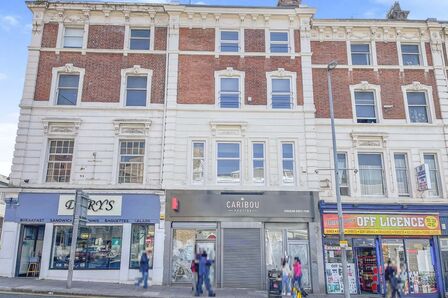 Hardman Street, 3 bedroom  Flat to rent, £1,650 pcm