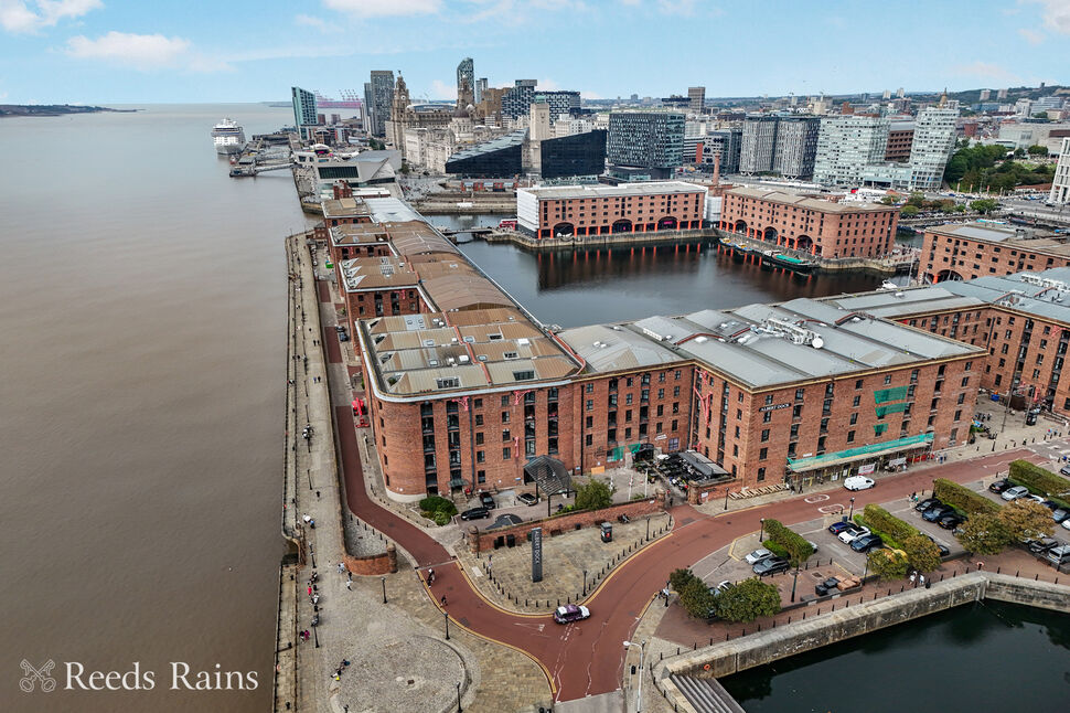Main image of 2 bedroom Flat for sale, The Colonnades, Albert Dock, Merseyside, L3