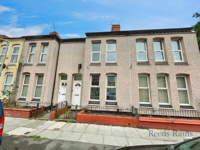3 bedroom Mid Terrace House for sale